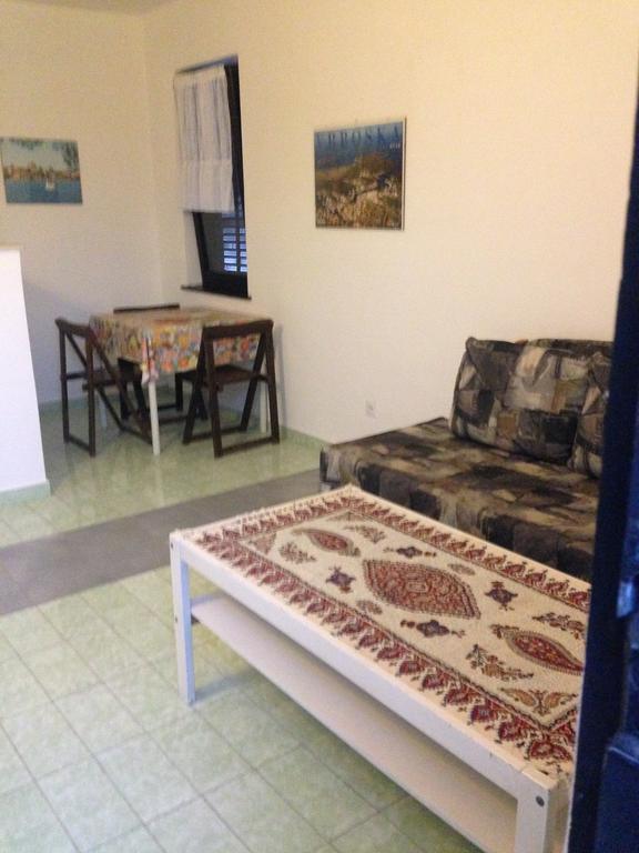 Guest House Alek วรอสกา ห้อง รูปภาพ